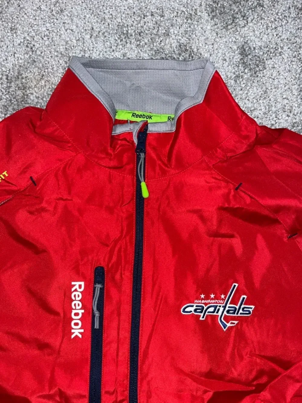 New Washington Capitals Rally Warm up Red  NHL Center Ice kinetic Jacket L